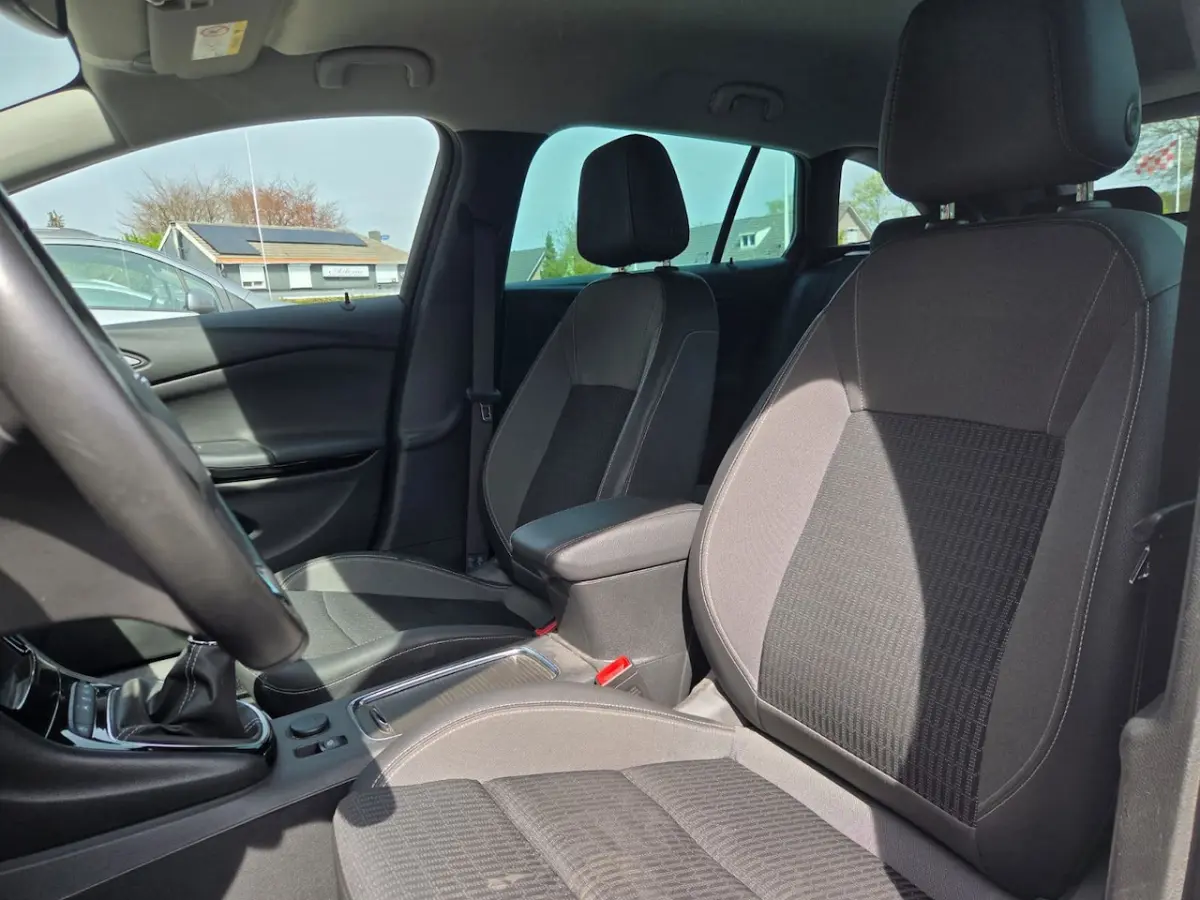 1.2 Design & Tech Trekhaak | Camera + Sensoren | Carplay | Android Auto | Trekhaak |