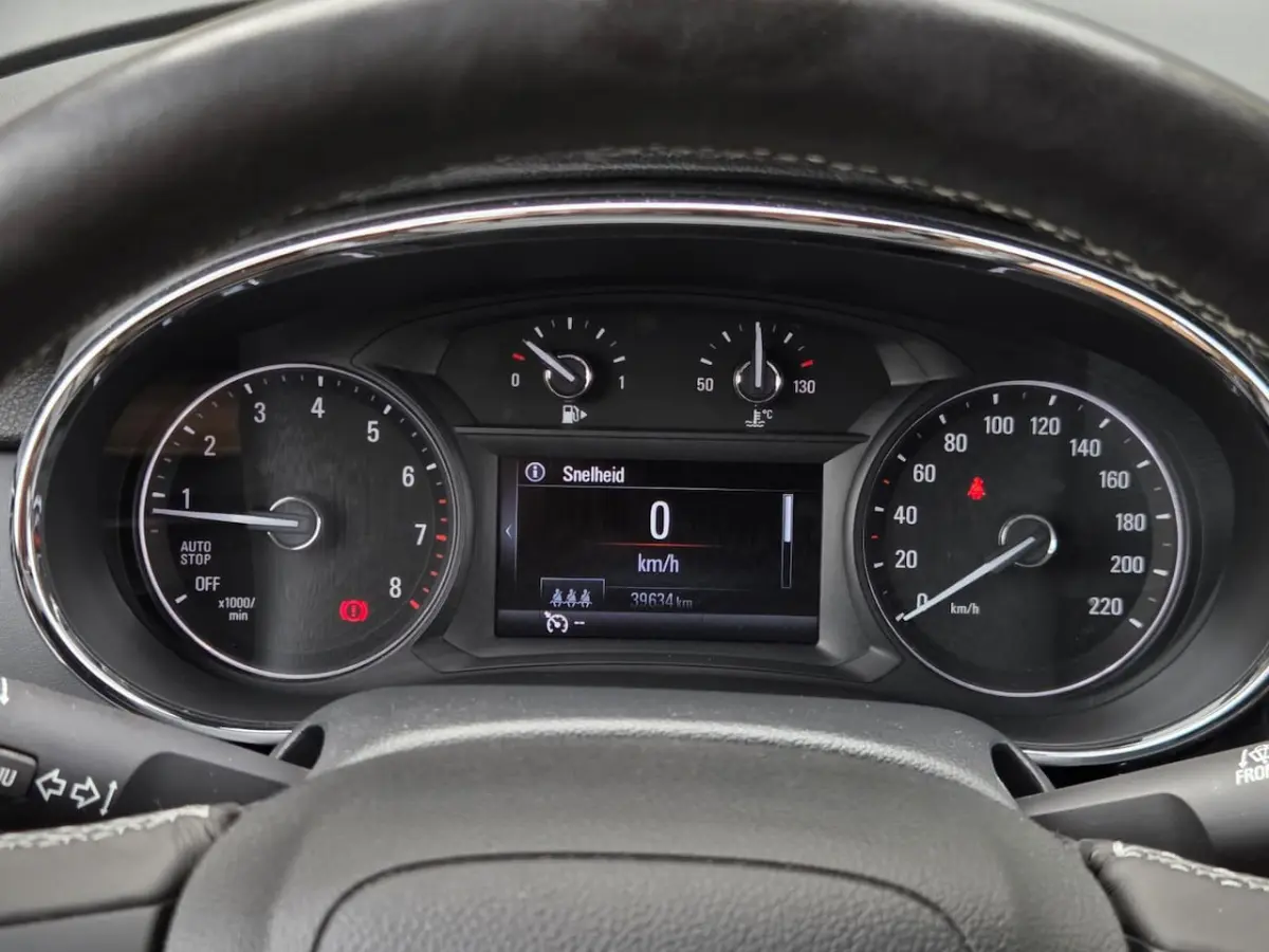 1.4 Turbo Innovation | Bruin Leder | Stoelv + Stuurv | Navi | Tel | Carplay | Android Auto