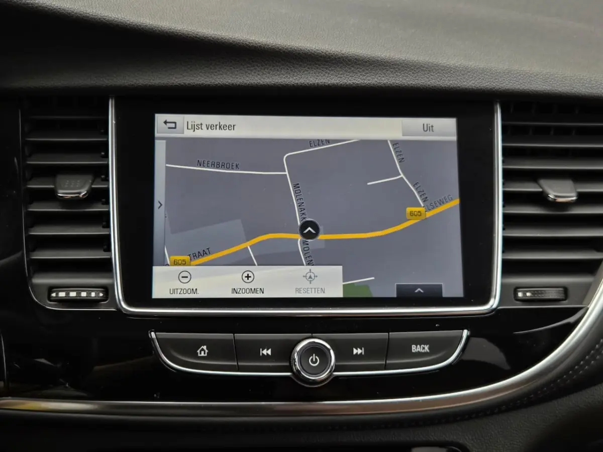 1.4 Turbo Innovation | Bruin Leder | Stoelv + Stuurv | Navi | Tel | Carplay | Android Auto