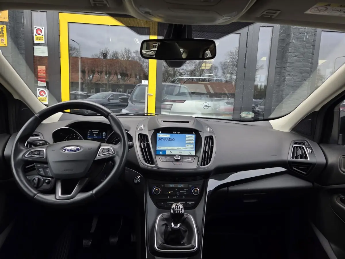 1.5 EcoBoost Titanium | Trekhaak | Panoramadak | Camera + Sensoren | Elektr. Achterkl. | 2