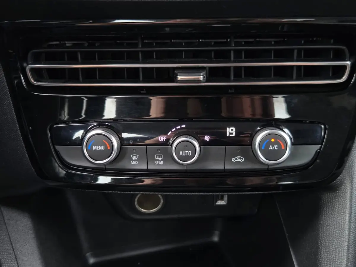 1.2 130PK Elegance Automaat | Camera + Sensoren | Climate Control | Carplay | Android Auto