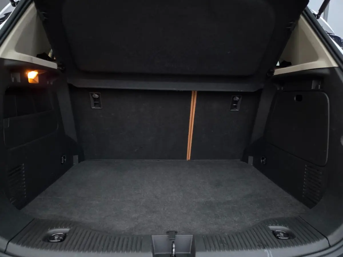 1.4 Turbo Innovation Automaat | Leder Beige Bekl |Navigatie | Camera + Sens | Stoelv + Stu