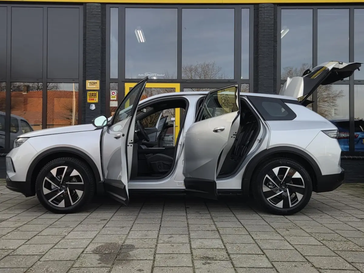 1.2 Turbo Hybrid Edition | Stoelv + Stuurv | Camer + Sensoren | BT Carplay | BT Android Au