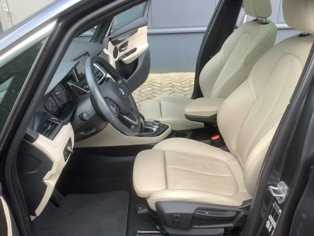 218i AUT. Business Edition Plus I panorama I leder