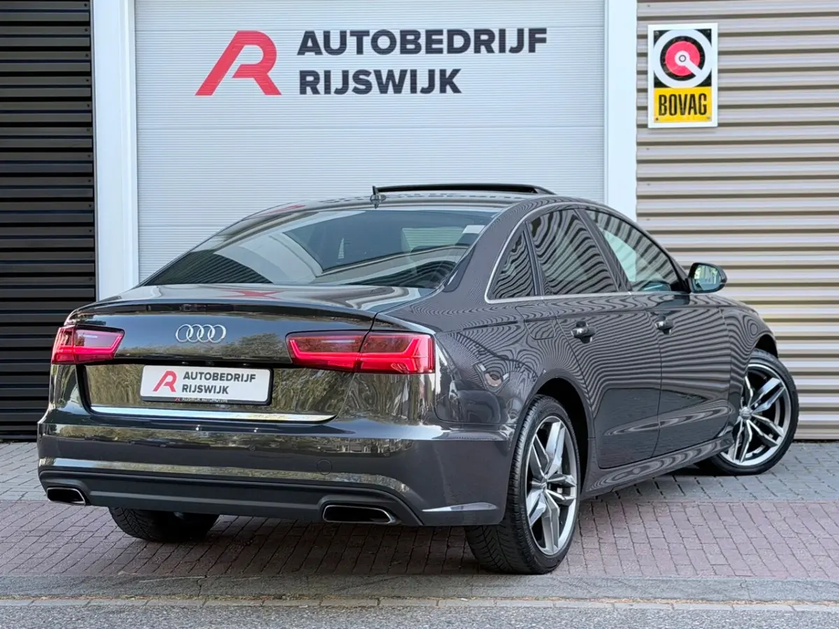 1.8 TFSI ultra Premium Edition Dak/BOSE/HuD