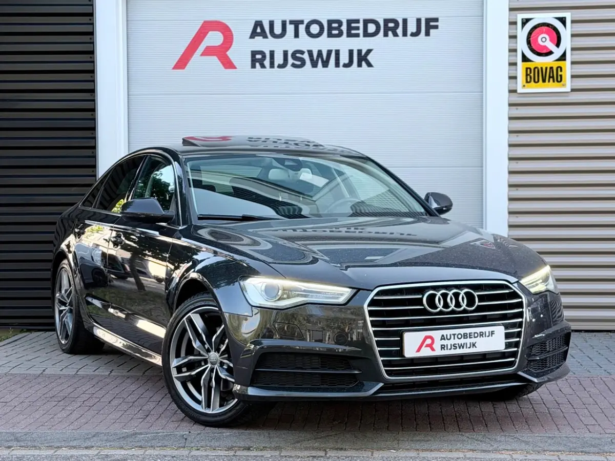 1.8 TFSI ultra Premium Edition Dak/BOSE/HuD