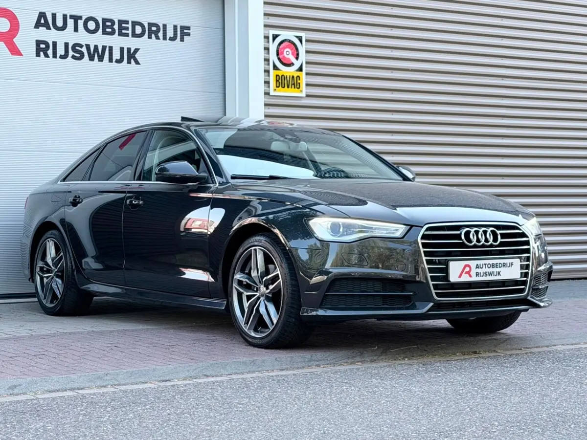 1.8 TFSI ultra Premium Edition Dak/BOSE/HuD