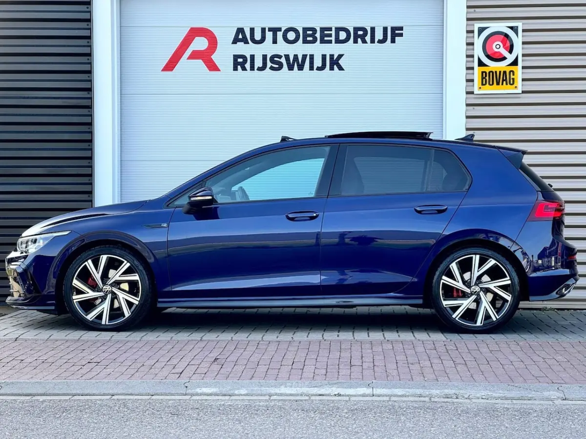 1.5 eTSI R-Line Pano/IQ.Light/Camera