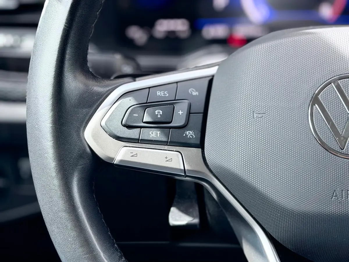 1.0 TSI Life AppleCarPlay/Navi/Acc