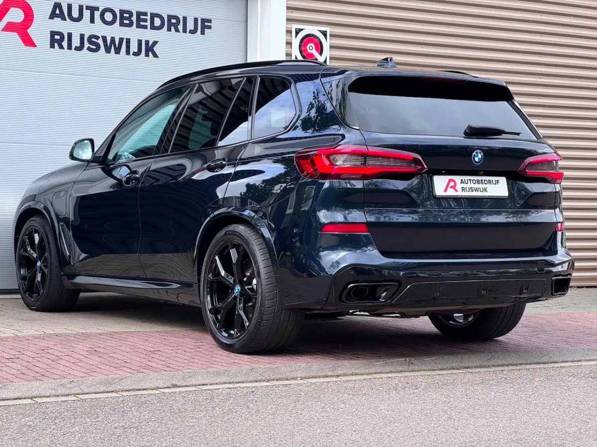 XDrive45e High Executive Pano/H&K/Memory/Laser