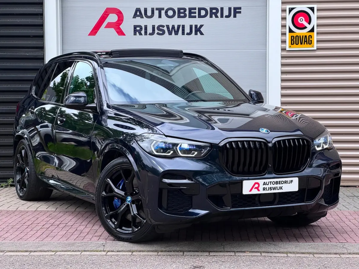 XDrive45e High Executive Pano/H&K/Memory/Laser