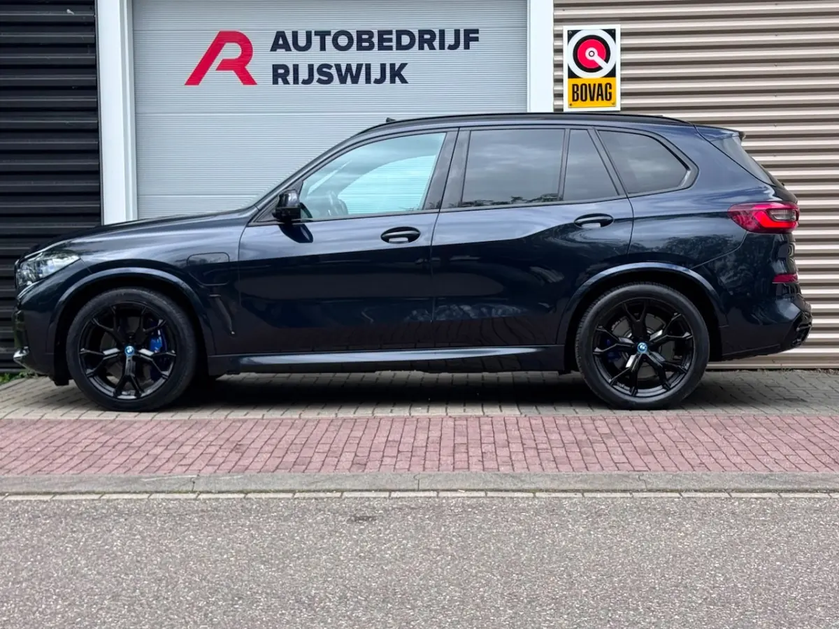XDrive45e High Executive Pano/H&K/Memory/Laser