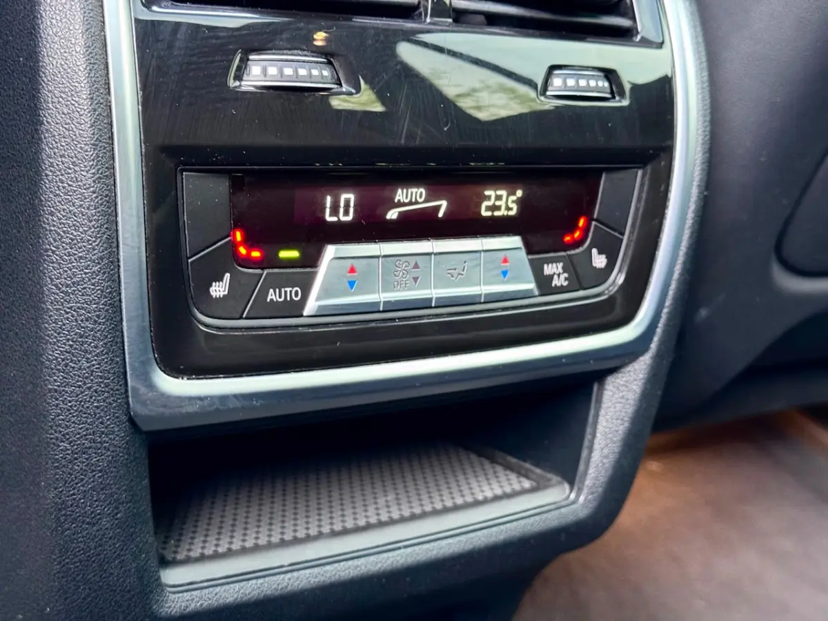 XDrive45e High Executive M Seats/360/HuD/Memory
