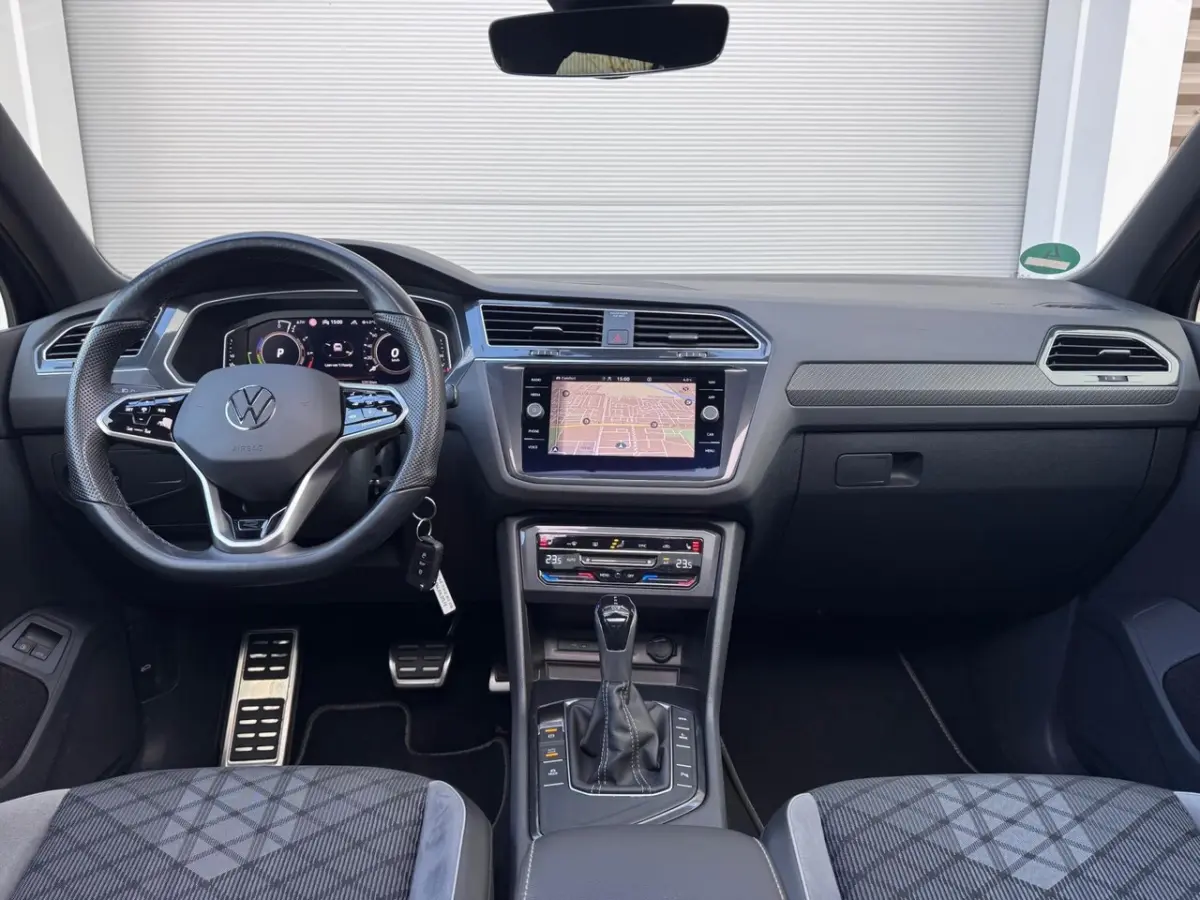1.4 TSI eHybrid R-Line Pano/Camera/Virtual/AppleCar