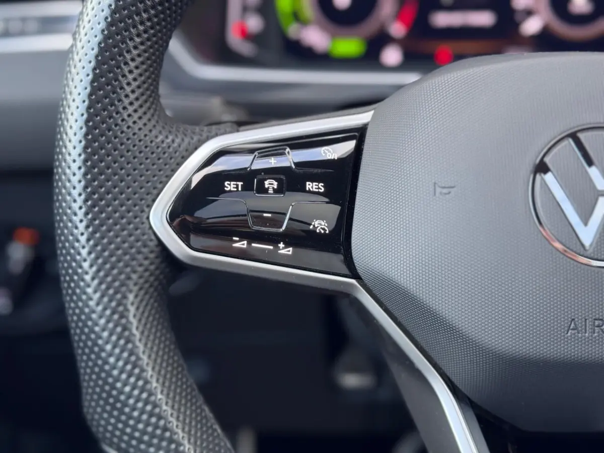 1.4 TSI eHybrid R-Line Pano/Camera/Virtual/AppleCar