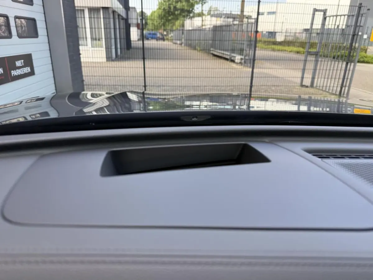 1.5 eHybrid R-Line Edition MASSAGE STOELEN PLUGIN