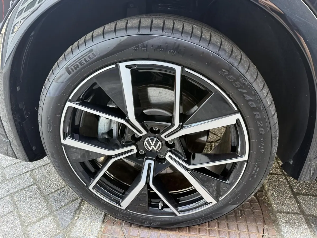 1.5 eHybrid R-Line Edition MASSAGE STOELEN PLUGIN
