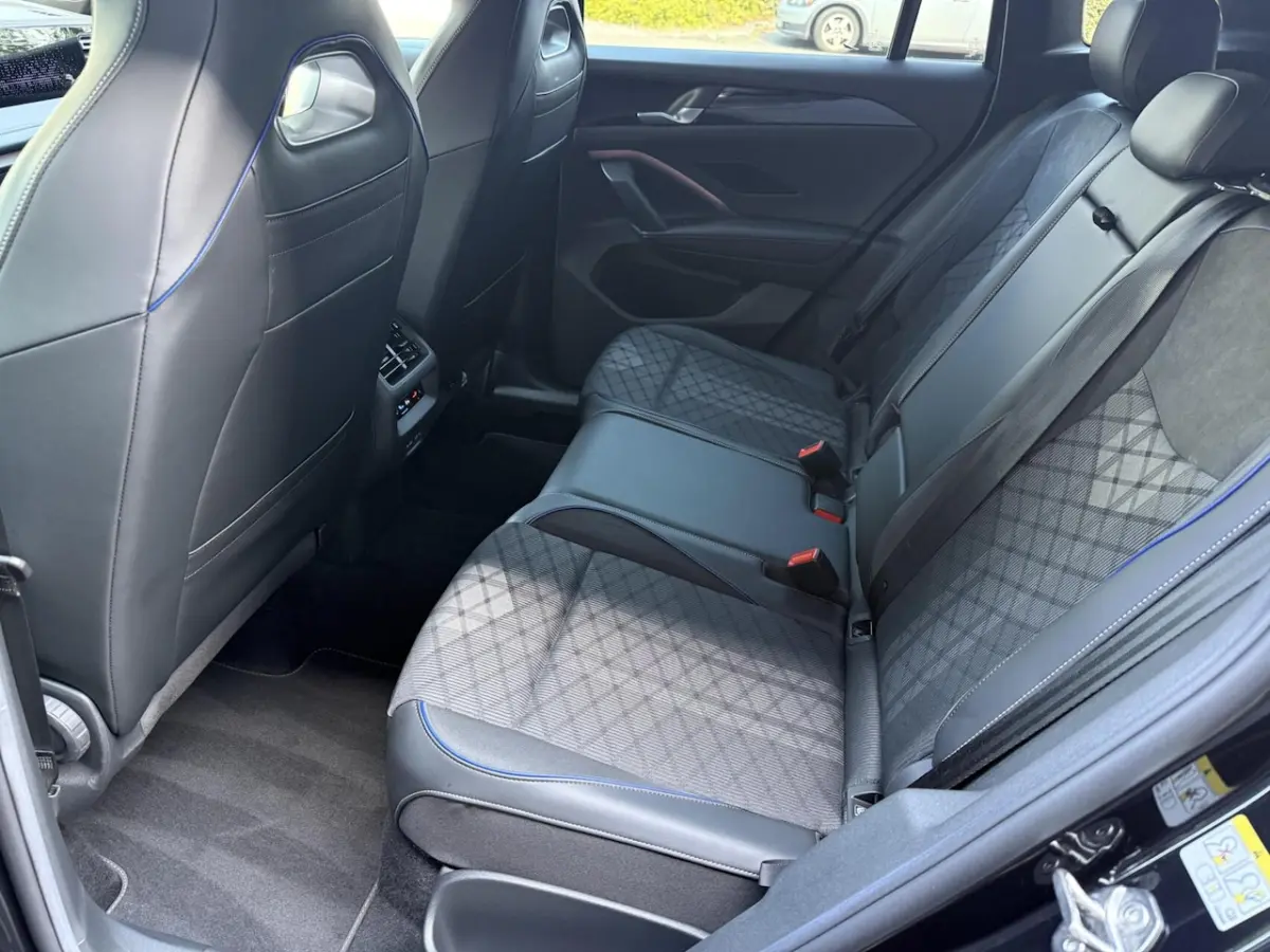 1.5 eHybrid R-Line Edition MASSAGE STOELEN PLUGIN