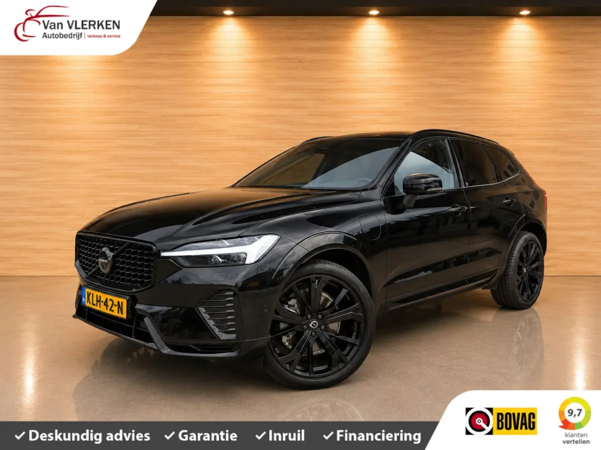2.0 T8 Plug-in hybrid AWD Plus Black Edition HARMAN / PANO