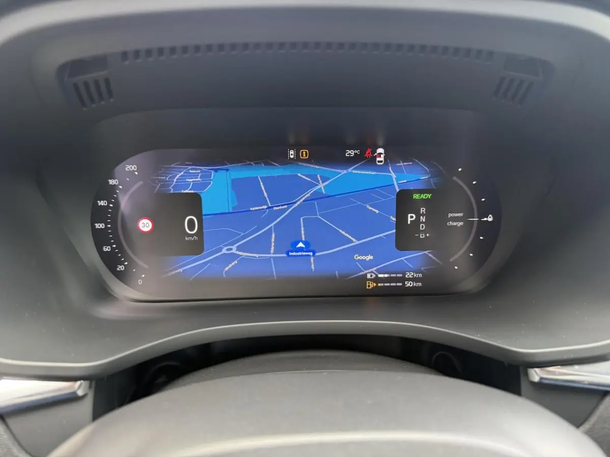 2.0 T8 Plug-in hybrid AWD Plus Black Edition HARMAN / PANO