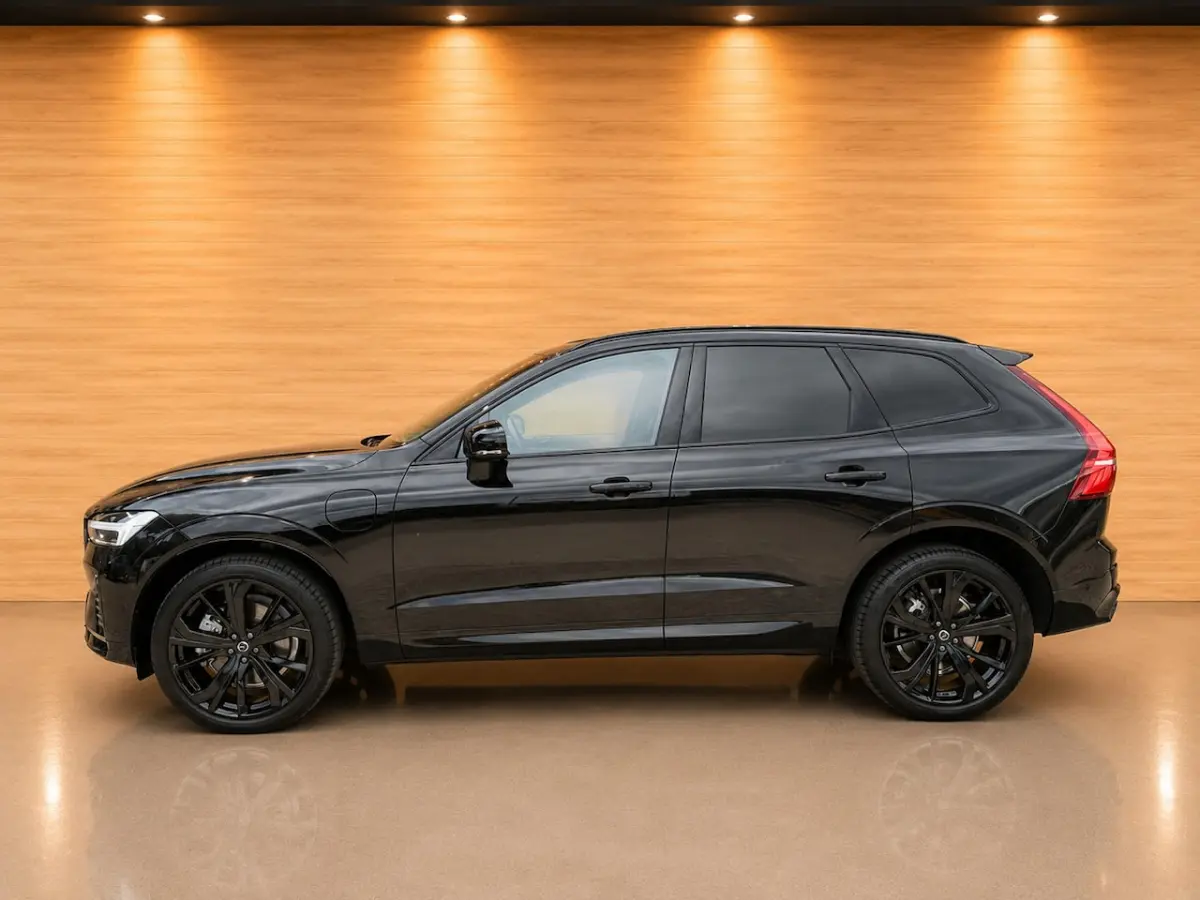 2.0 T8 Plug-in hybrid AWD Plus Black Edition HARMAN / PANO