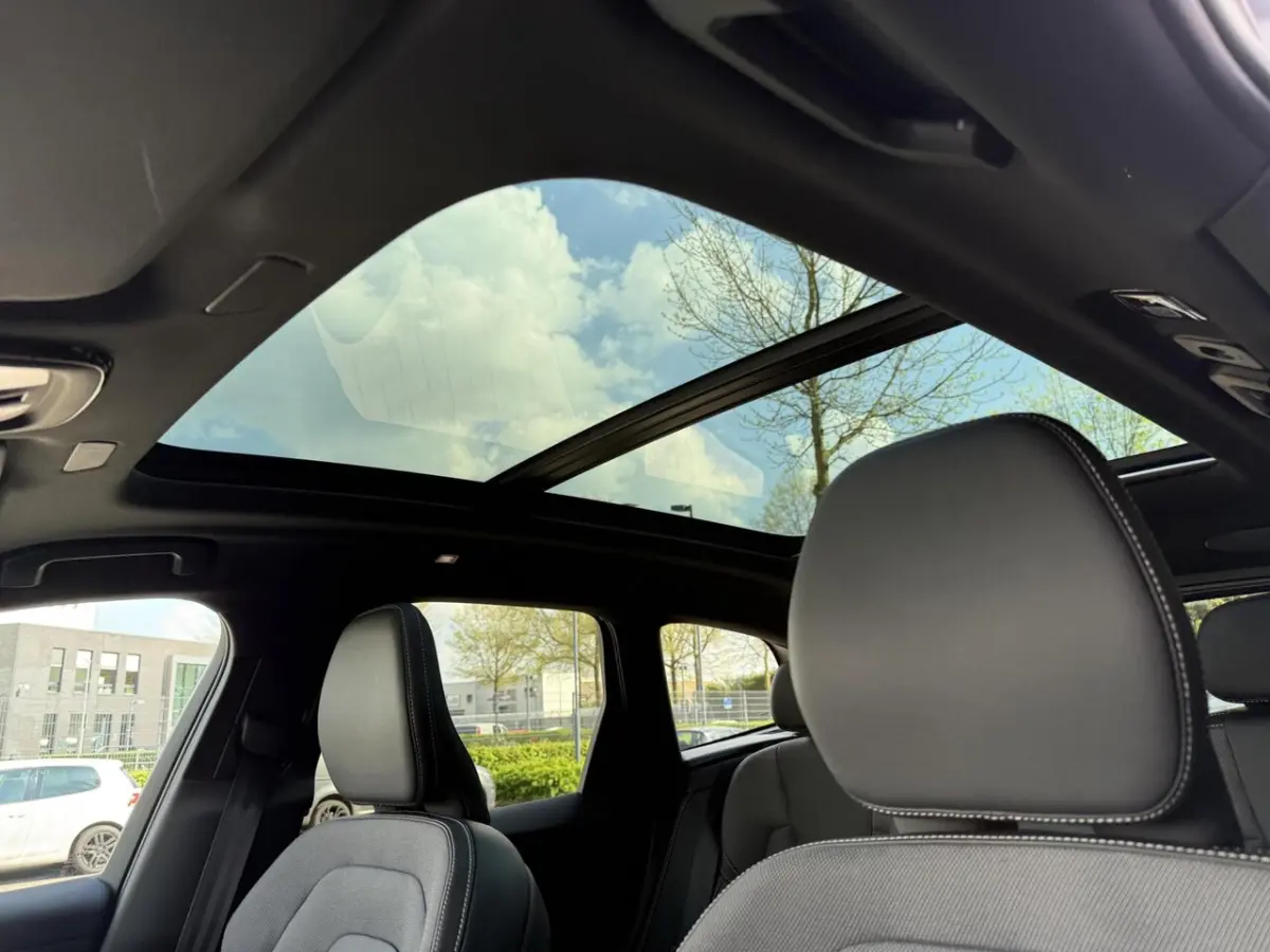 2.0 T8 Plug-in hybrid AWD Plus Dark PANO 360 ADAPTIVE CR