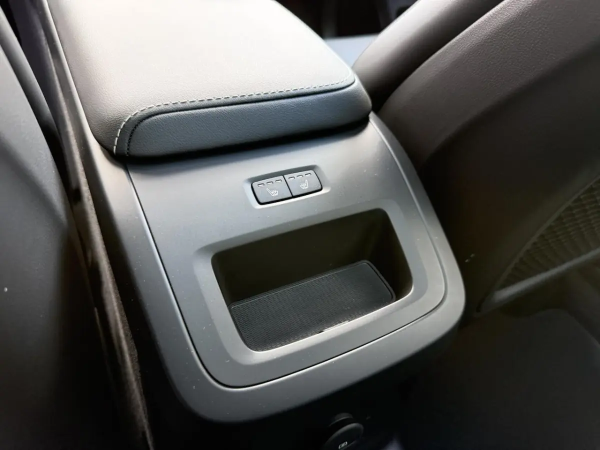 2.0 T8 Plug-in hybrid AWD Plus Dark PANO 360 ADAPTIVE CR