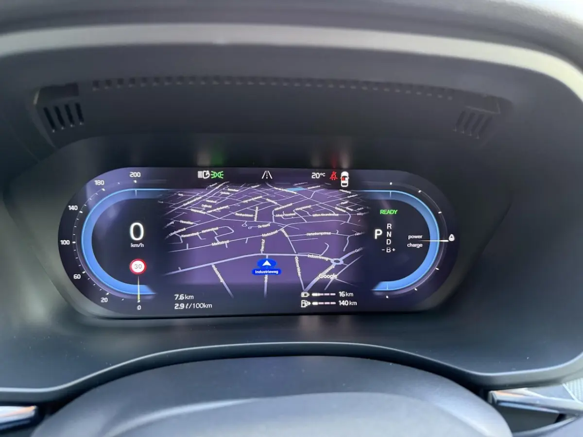 2.0 T8 Plug-in hybrid AWD Plus Dark PANO 360 ADAPTIVE CR
