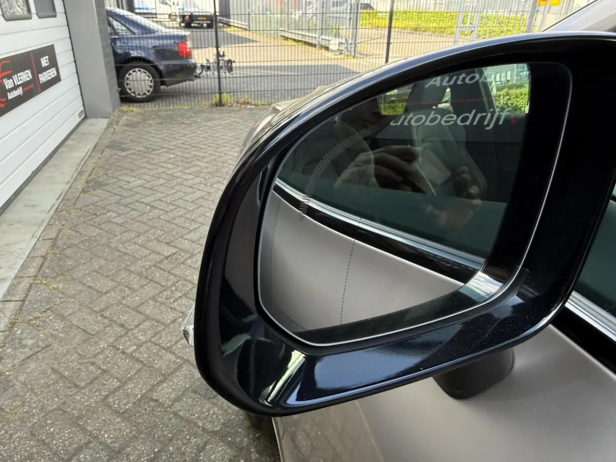 2.0 T8 Plug-in hybrid AWD Plus Dark PANO 360 ADAPTIVE CR