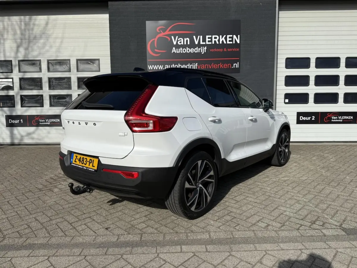 1.5 T5 Recharge POLESTAR PANO TREKHAAK adaptive cruis