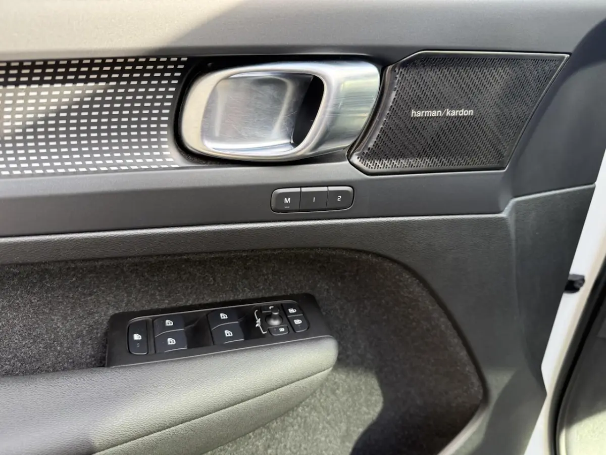 1.5 T5 Recharge POLESTAR PANO TREKHAAK adaptive cruis