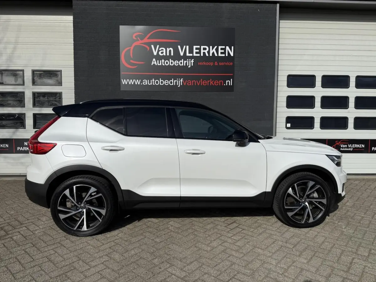 1.5 T5 Recharge POLESTAR PANO TREKHAAK adaptive cruis