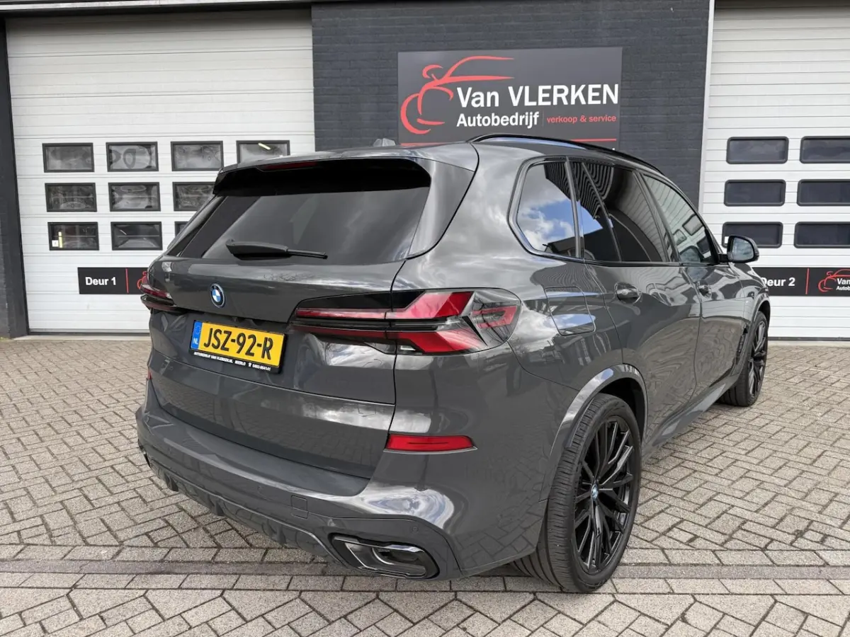 xDrive50e M SPORT PANO HEAD UP 22`` DRAVITGRAU