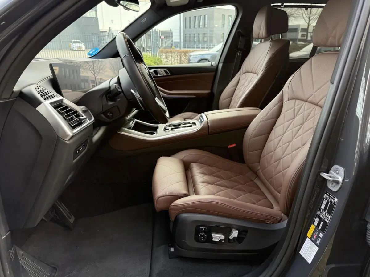 xDrive50e M SPORT PANO HEAD UP 22`` DRAVITGRAU