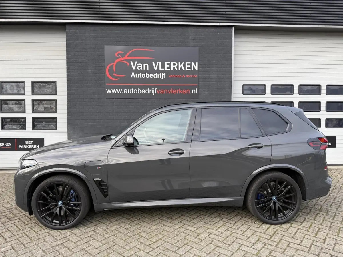 xDrive50e M SPORT PANO HEAD UP 22`` DRAVITGRAU