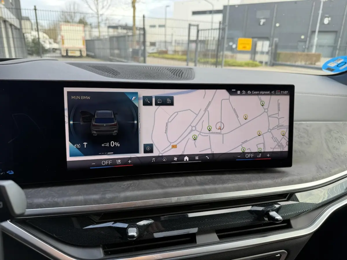 xDrive50e M SPORT PANO HEAD UP 22`` DRAVITGRAU