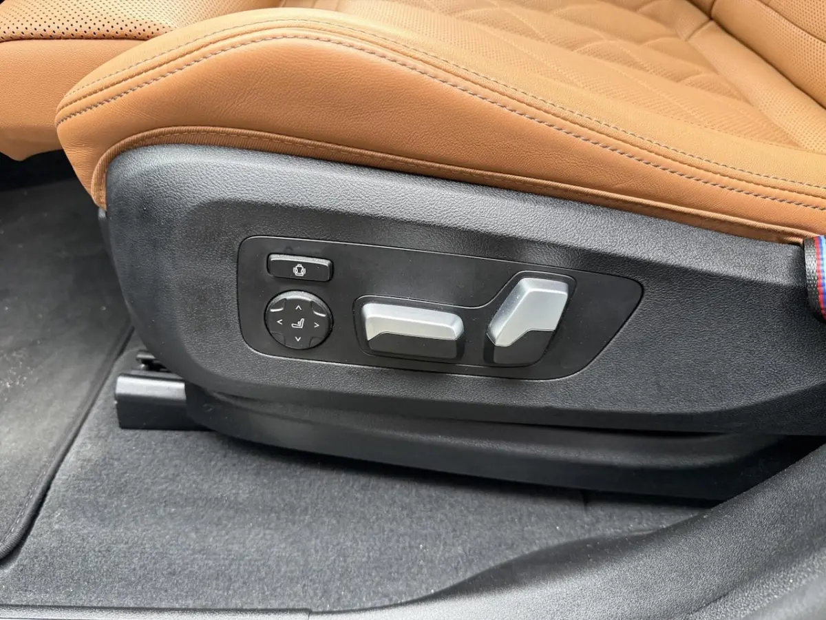 xDrive50e M SPORT HEADUP PANO 22 INCH TREKHAAK