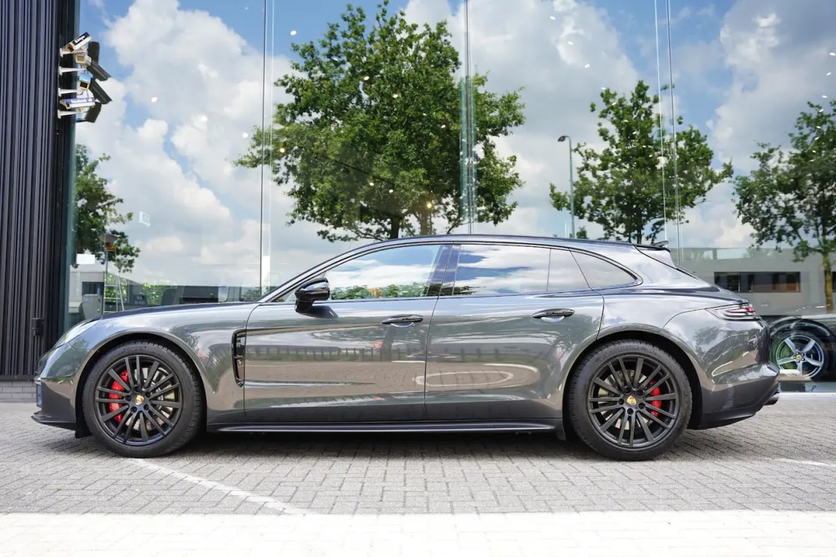 4.0 GTS / Panoramadak / Sportuitlaat
