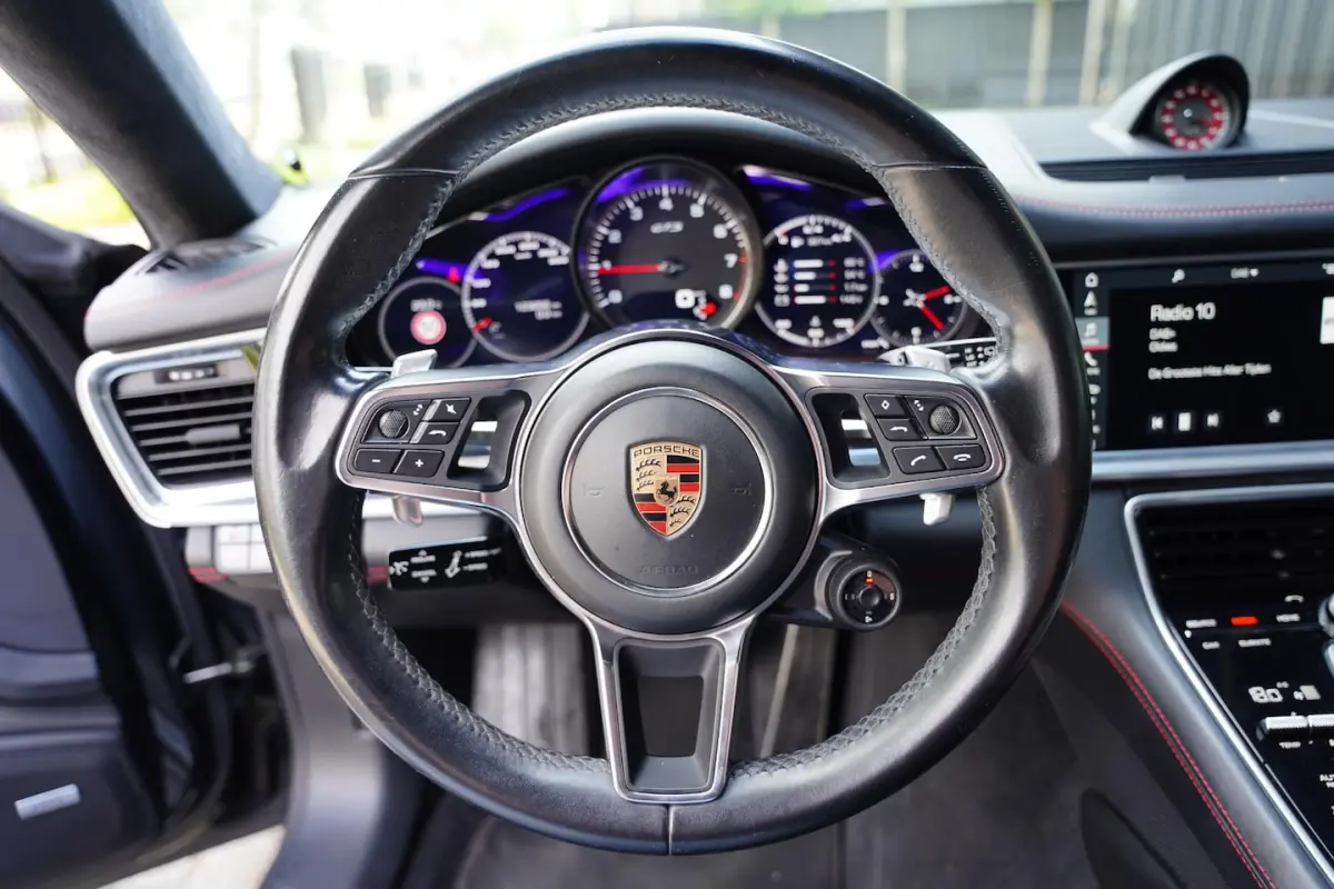 4.0 GTS / Panoramadak / Sportuitlaat