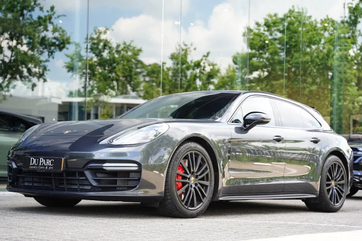 4.0 GTS / Panoramadak / Sportuitlaat