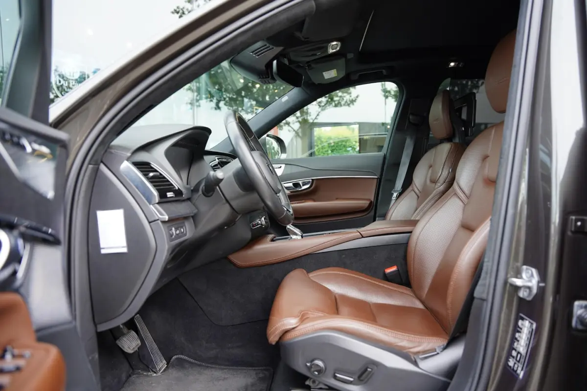 2.0 T8 Twin Engine AWD Inscription / Polestar / Bowers & Wilkins / Panoramadak / 1e Eigena