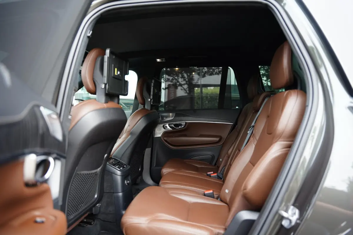 2.0 T8 Twin Engine AWD Inscription / Polestar / Bowers & Wilkins / Panoramadak / 1e Eigena