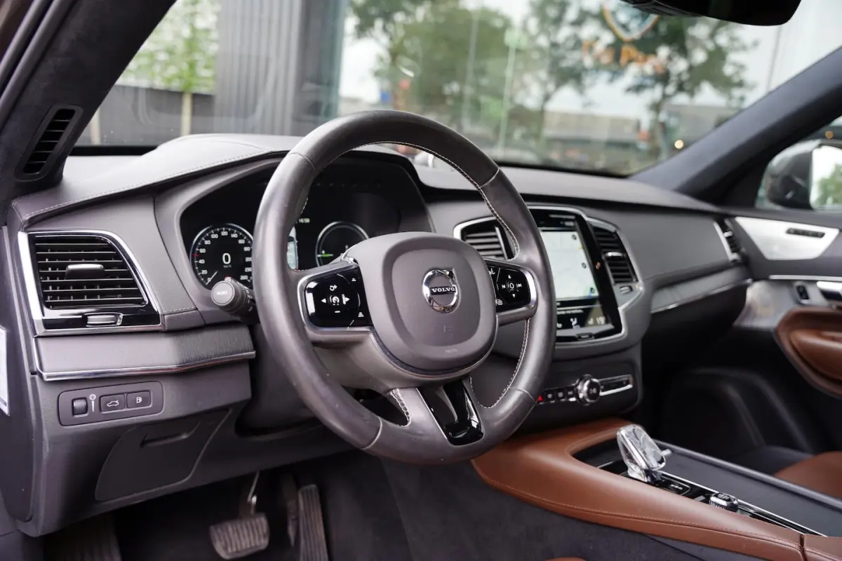 2.0 T8 Twin Engine AWD Inscription / Polestar / Bowers & Wilkins / Panoramadak / 1e Eigena