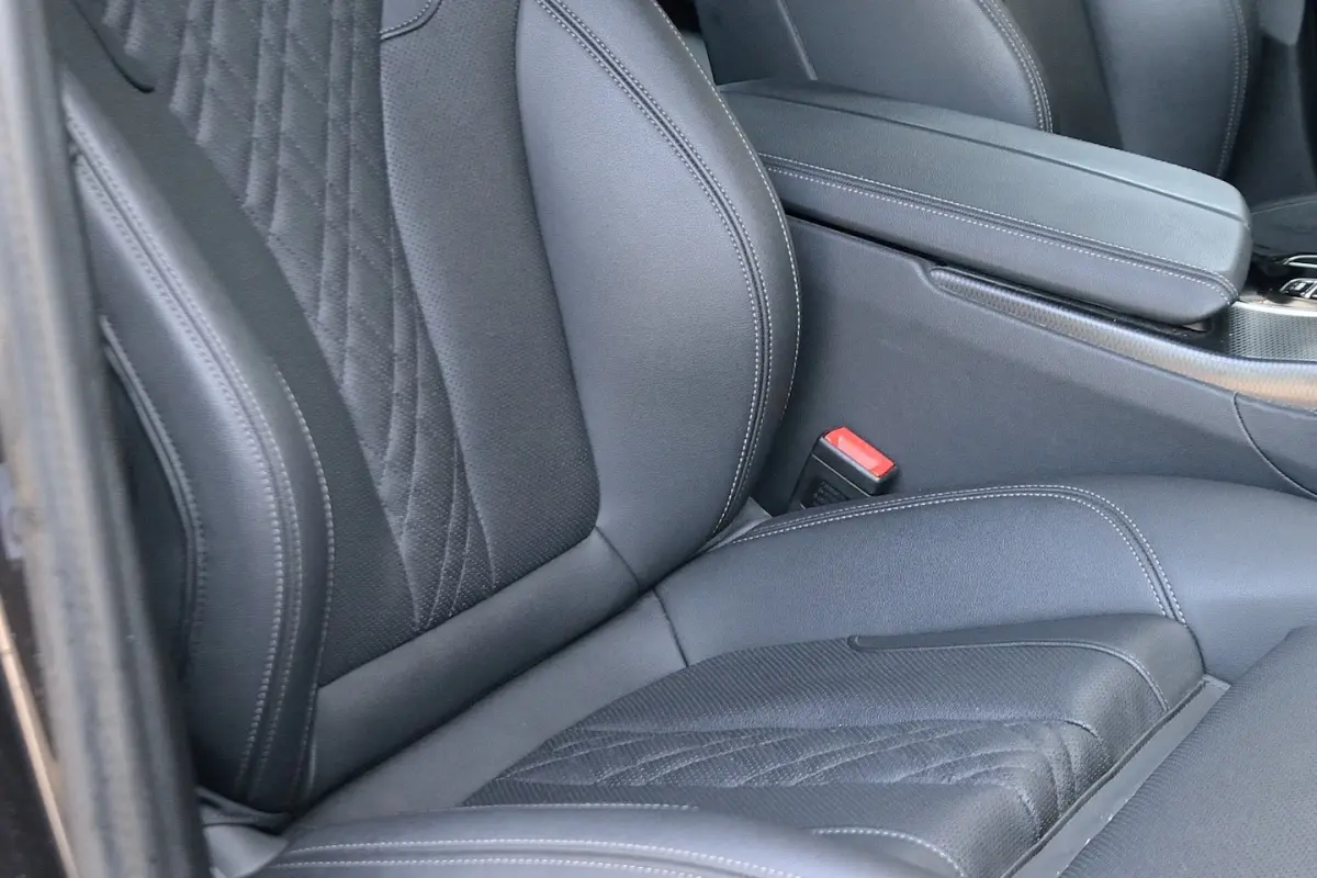 530e M-Sport | Shadow Line | ACC | Sfeerverlichting | Stoelen/Stuur verwarmd