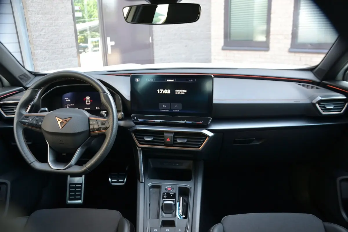 1.4 e-Hybrid VZ Performance 245PK | Navigatie | Achteruitrijcamera | ACC | Sportstoelen