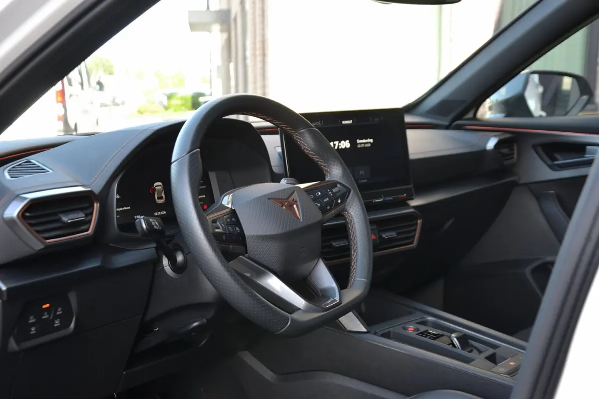 1.4 e-Hybrid VZ Performance 245PK | Navigatie | Achteruitrijcamera | ACC | Sportstoelen