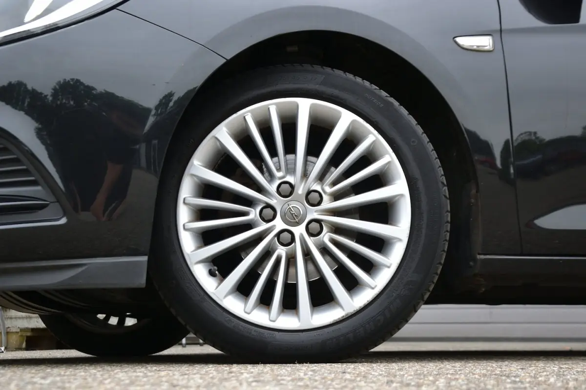 1.0 Edition | Navigatie | Parkeersensoren v+a | Cruise Control