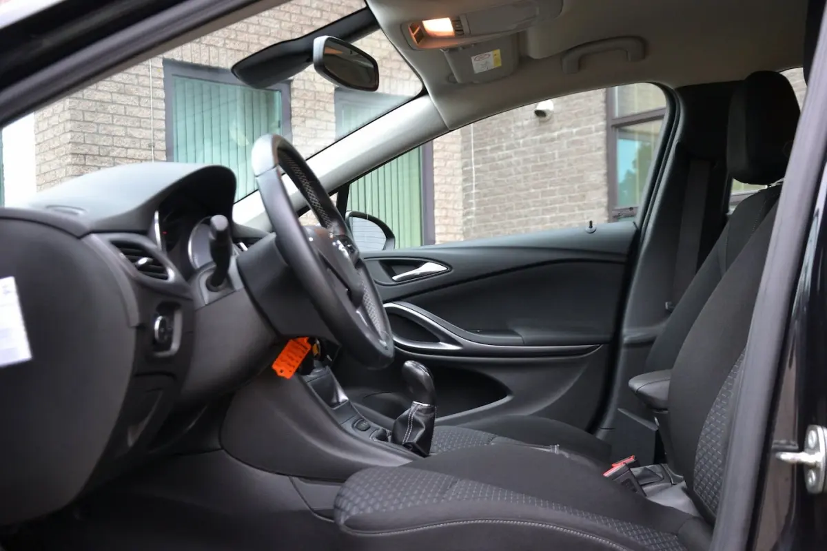 1.0 Edition | Navigatie | Parkeersensoren v+a | Cruise Control