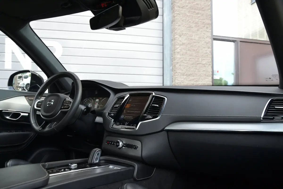 2.0 T8 Recharge AWD R-Design 7 persoons | Panoramadak | Winterpakket PRO | Head-up | 360 C