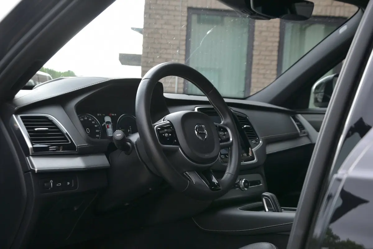 2.0 T8 Recharge AWD R-Design 7 persoons | Panoramadak | Winterpakket PRO | Head-up | 360 C